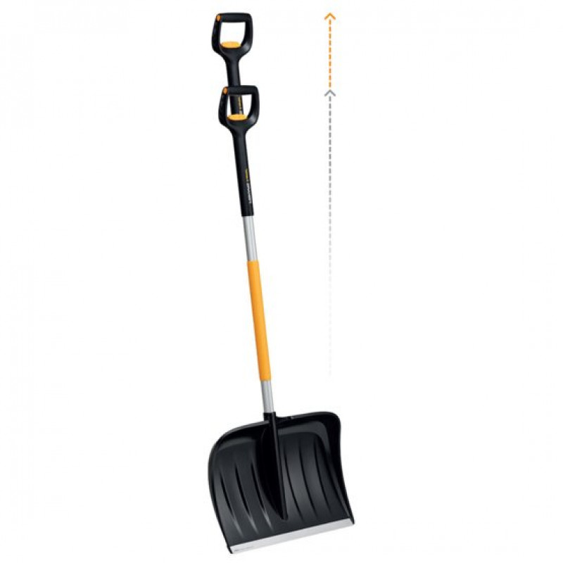 Fiskars X-series snow pusher with telescopic handle